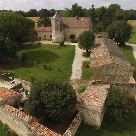 Gite Du Chateau De Pernan Avy Экстерьер фото