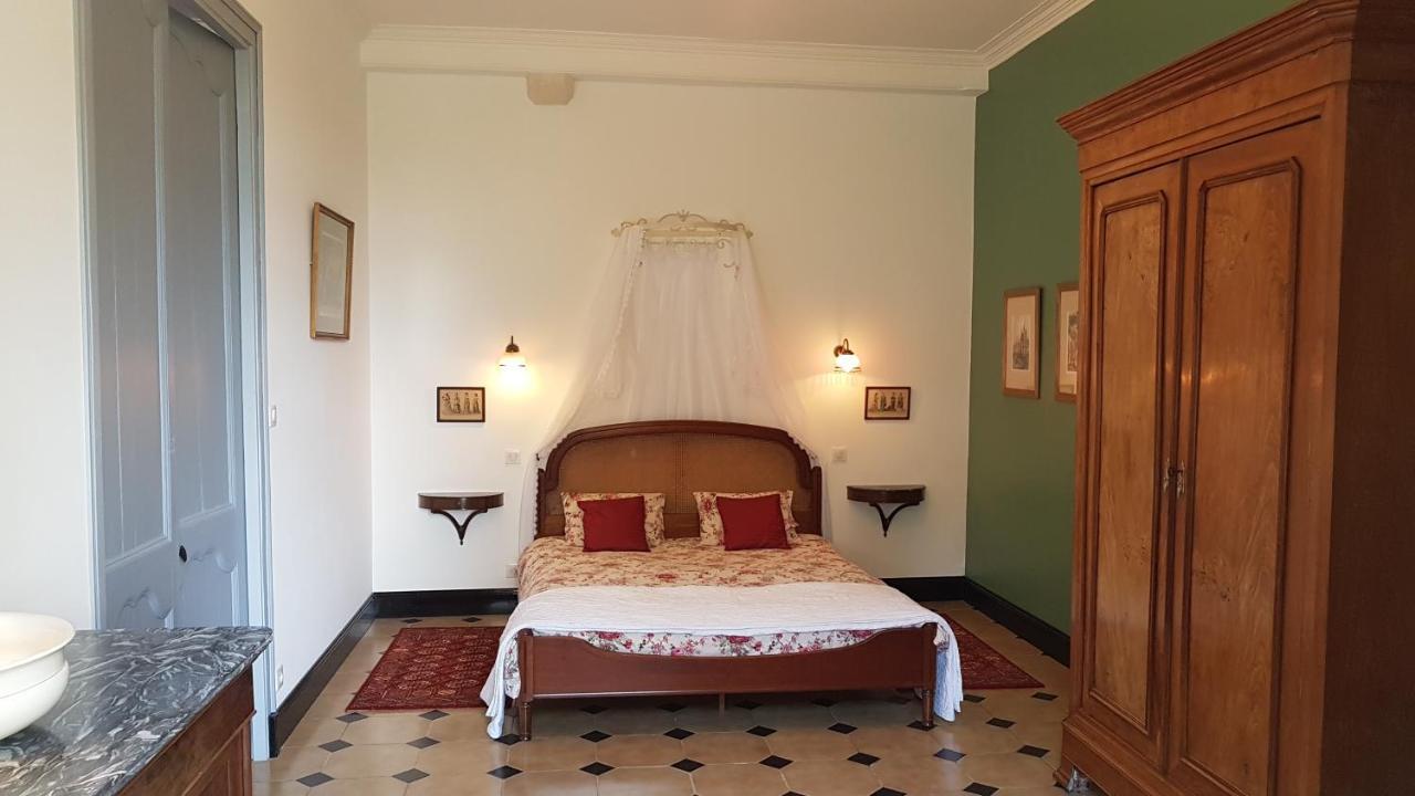 Gite Du Chateau De Pernan Avy Экстерьер фото