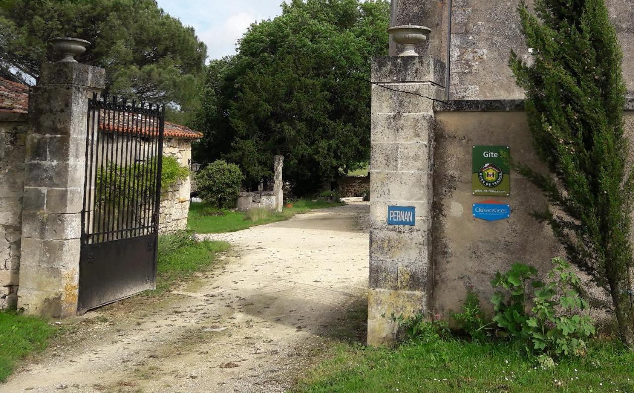 Gite Du Chateau De Pernan Avy Экстерьер фото